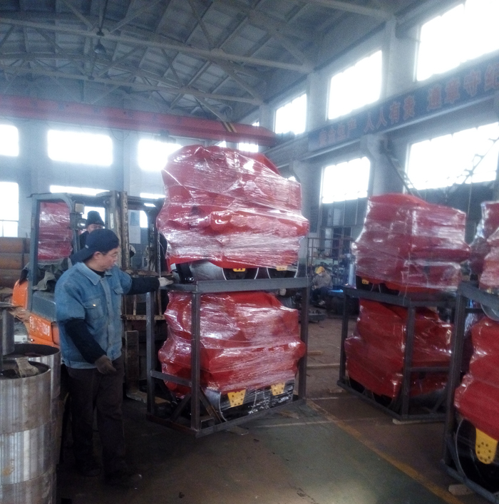 沃爾華集團92臺壓路機順利出口印度尼西亞 沃爾華集團92臺壓路機順利出口印度尼西亞