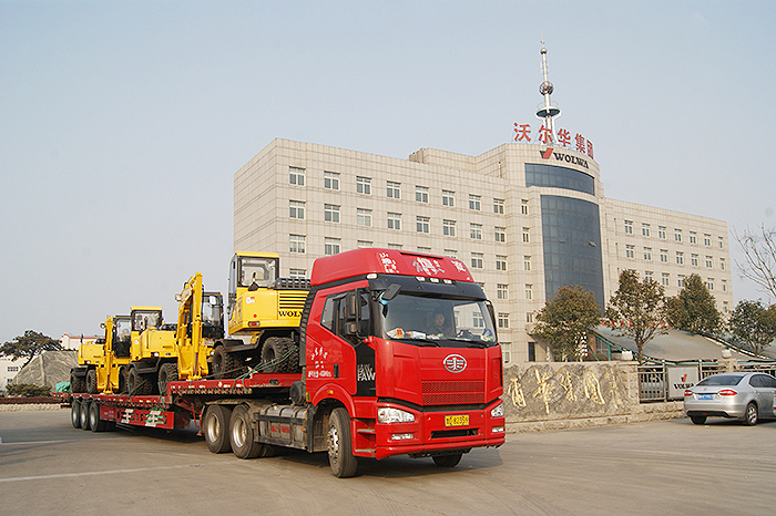 沃爾華集團5臺挖掘機順利出口泰國