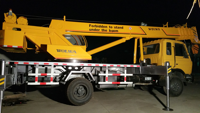 沃爾華集團(tuán)12噸汽車起重機(jī)順利出口泰國(guó) 沃爾華集團(tuán)12噸汽車起重機(jī)順利出口泰國(guó)