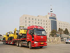 沃爾華集團5臺挖掘機順利出口泰國