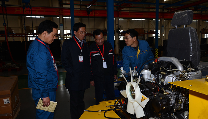 連云港東海經濟開發區管委會領導蒞臨沃爾華集團參觀考察