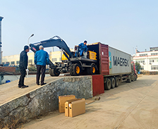 沃爾華集團(tuán)2臺輪式挖掘機(jī)出口南美地區(qū)