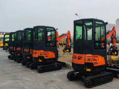 沃爾華集團一批小型挖掘機出口北美地區