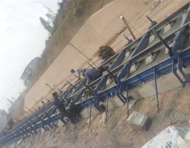 無砟軌道施工調整橫梁