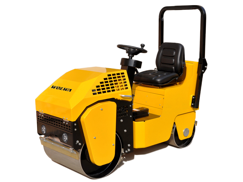 沃爾華GNYL41駕駛式壓路機實物圖
